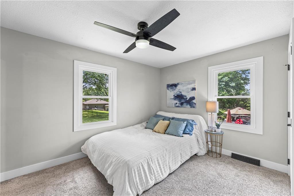 13101 Northwest Porter Road Parkville, MO 64152 - Photo 21 of 44