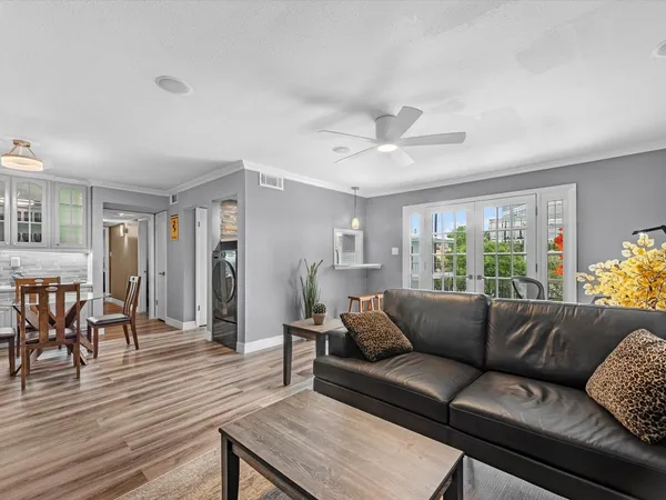 $5,000 | 505 Westcott Street, Unit 308, Houston, TX 77007