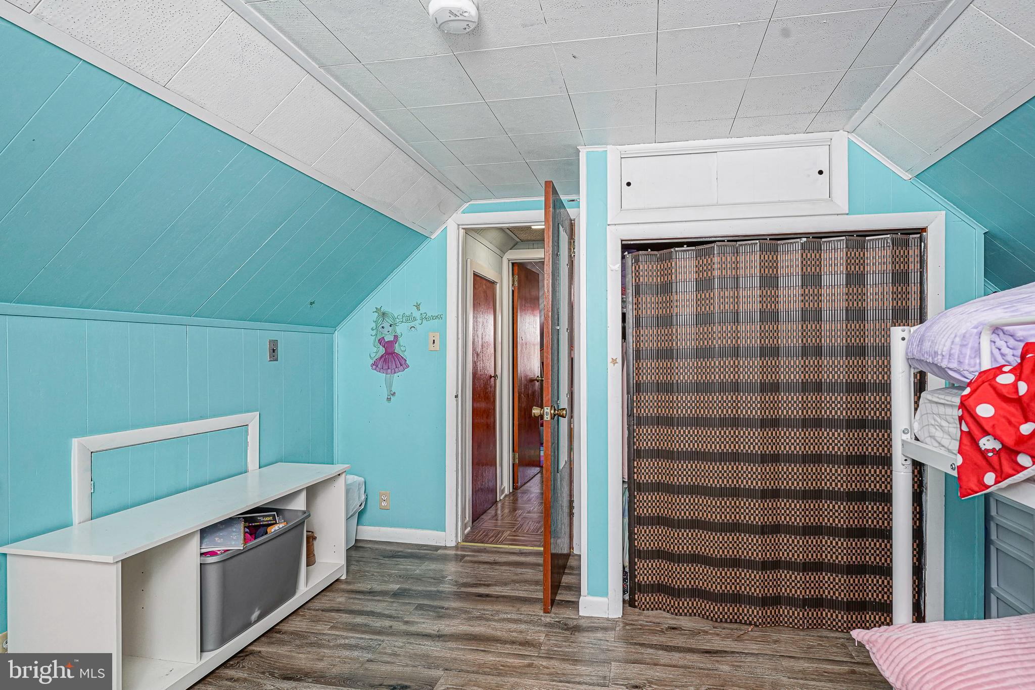 1345 East Walnut Road Vineland, NJ 08361 - Photo 20 of 26 a view of a hallway with entryway