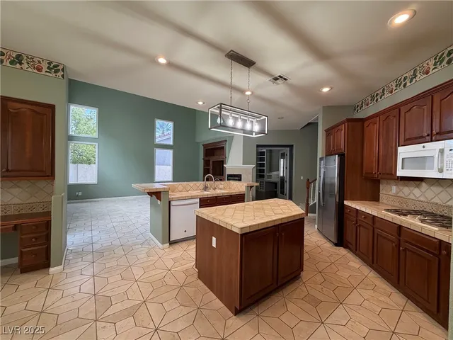 $2,850 | 9604 Coral Rose Court, Las Vegas, NV 89134