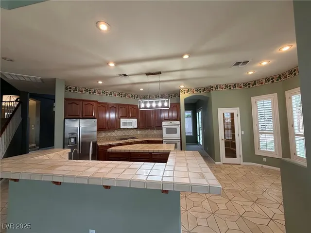 $2,850 | 9604 Coral Rose Court, Las Vegas, NV 89134