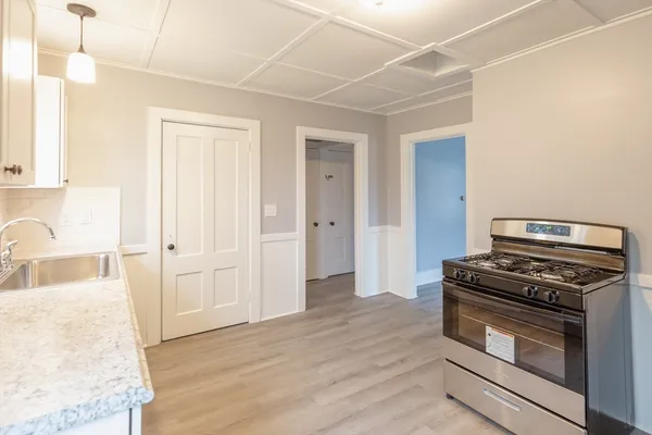 $3,200 | 235 Standish Avenue, Plymouth, MA 02360