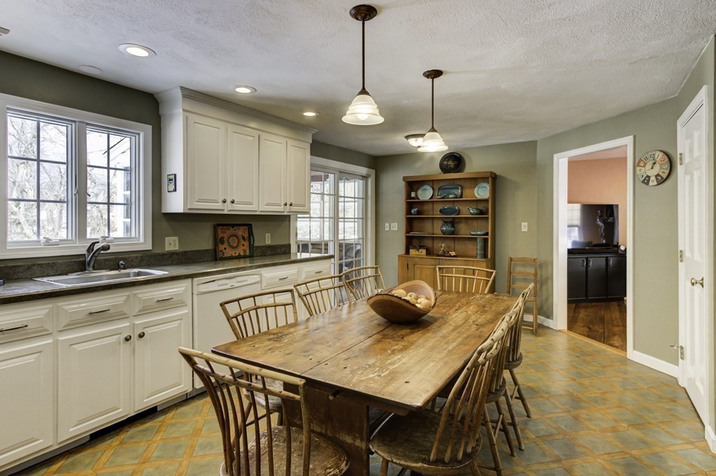 6 Stephanie Road Medway, MA 02053 - Photo 12 of 30 Gallery Image 12