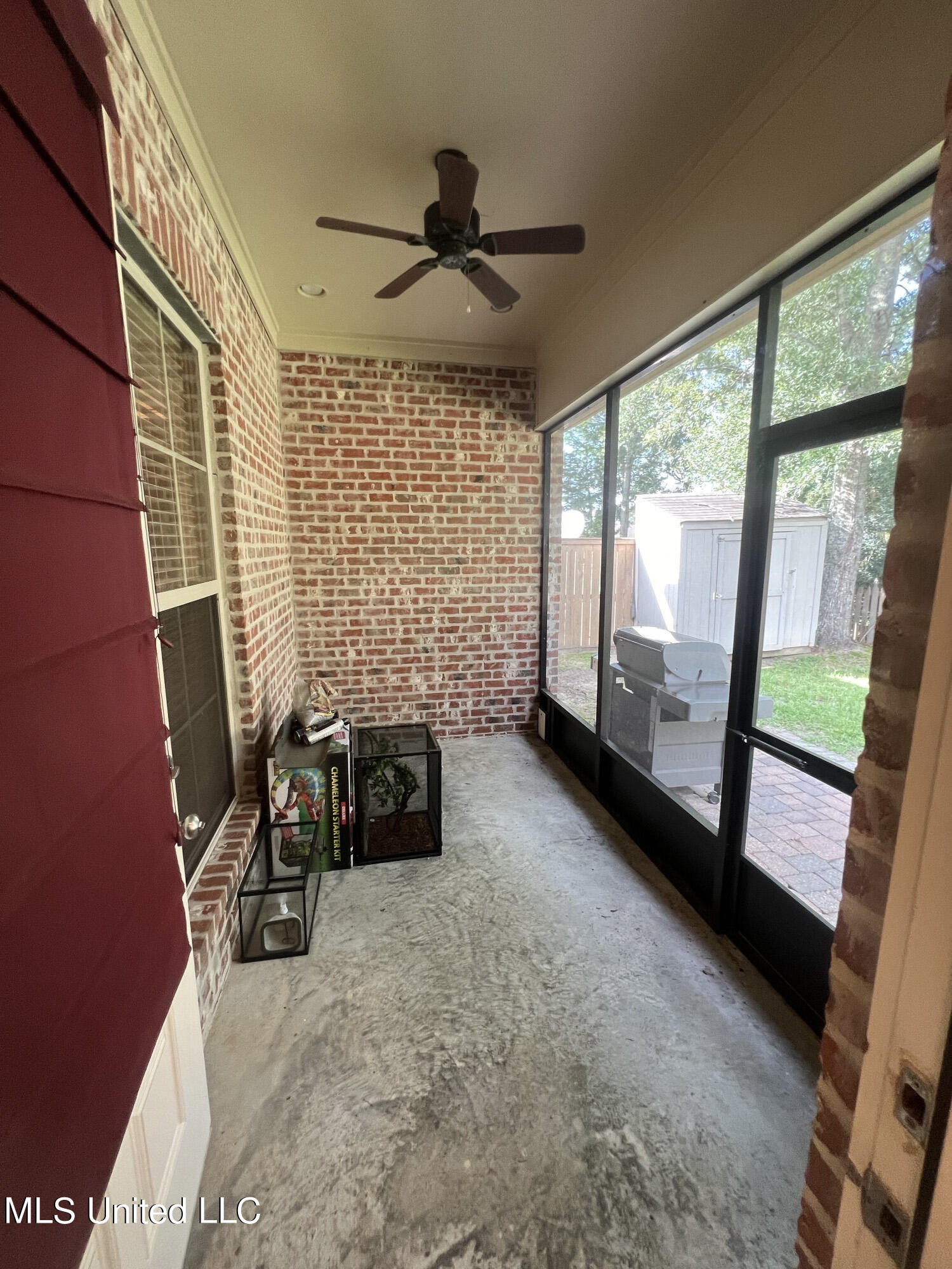 104 Rue St Germaine Carriere, MS 39426 - Photo 18 of 20 Screened Porch