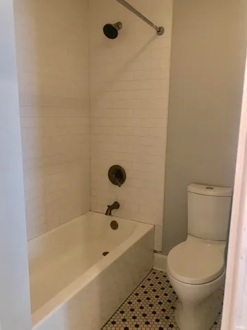 $2,125 | 729 East Hunter Avenue, Unit 2, Bloomington, IN 47401