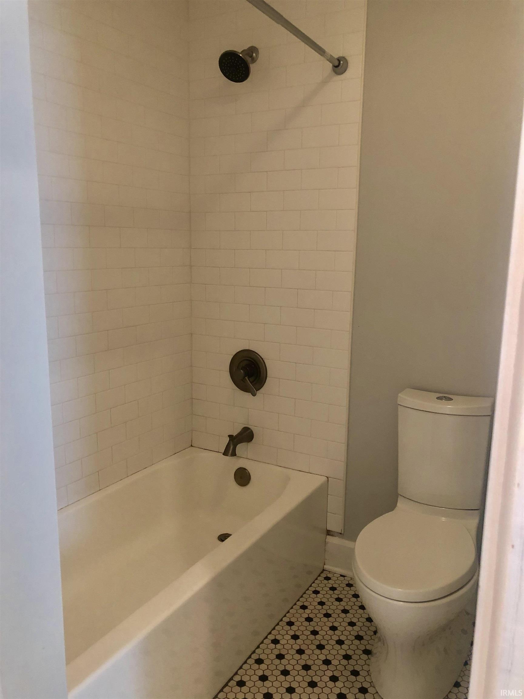 729 East Hunter Avenue, Unit 2 Bloomington, IN 47401 - Photo 11 of 13