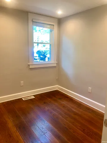 $2,125 | 729 East Hunter Avenue, Unit 2, Bloomington, IN 47401