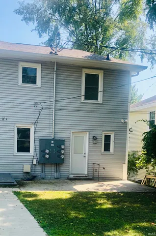 $2,125 | 729 East Hunter Avenue, Unit 2, Bloomington, IN 47401