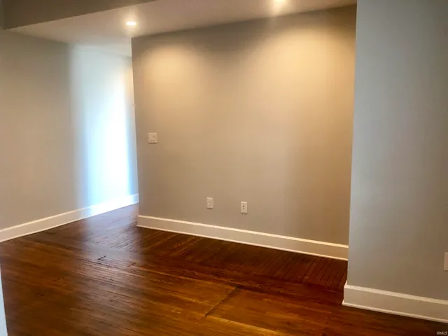 $2,125 | 729 East Hunter Avenue, Unit 2, Bloomington, IN 47401