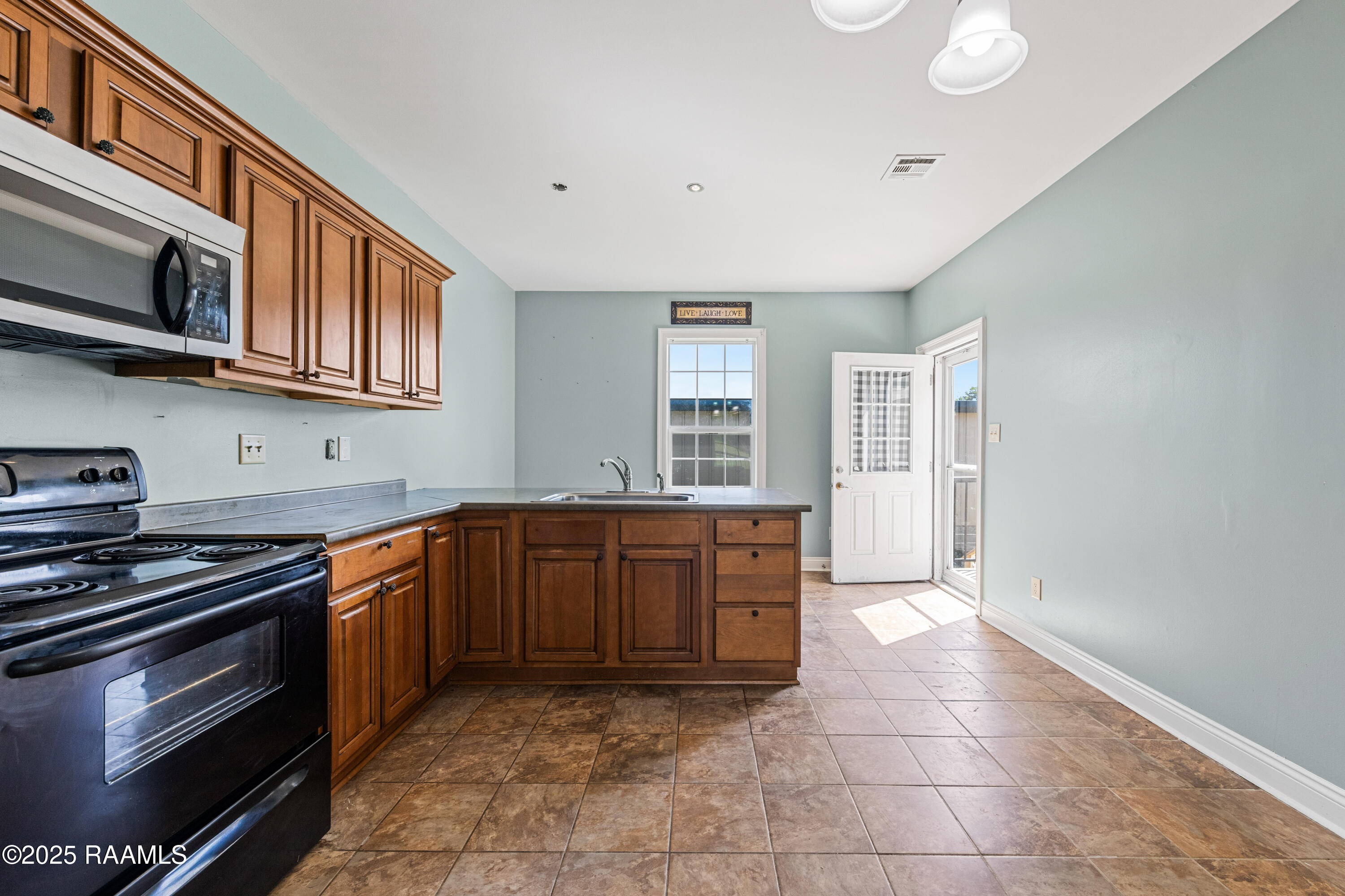 457 Ridge Road, Unit A Lafayette, LA 70506 - Photo 7 of 18 457ARidge-27
