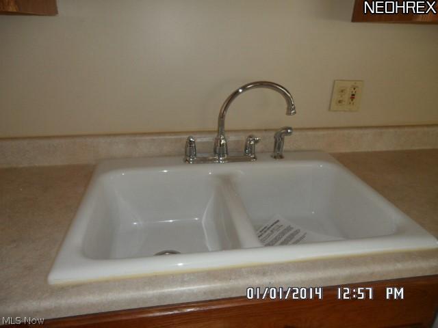 555 Button Road Bedford, OH 44146 - Photo 5 of 13 Gallery Image 5