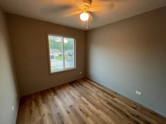 $1,975 | 725 Clearwood Court, Aurora, IL 60504