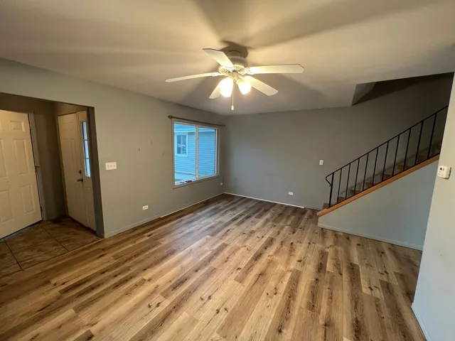 $1,975 | 725 Clearwood Court, Aurora, IL 60504