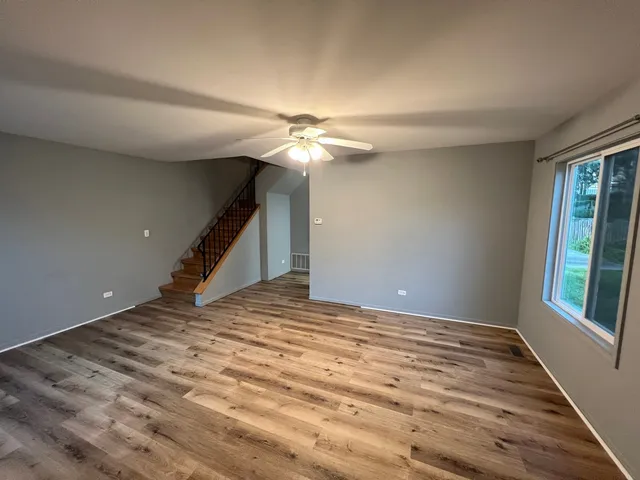 $1,975 | 725 Clearwood Court, Aurora, IL 60504