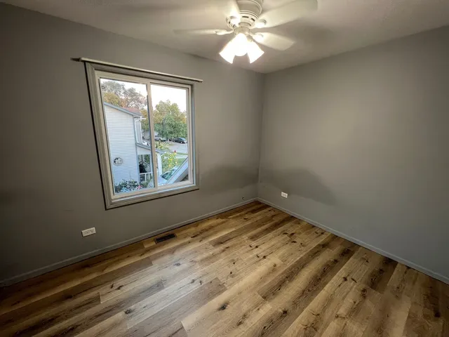 $1,975 | 725 Clearwood Court, Aurora, IL 60504