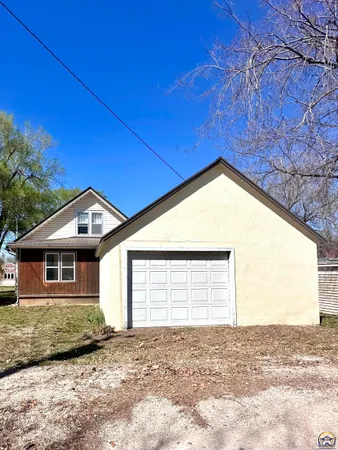 $160,000 | 315 East Main Street, Council Grove, KS 66846