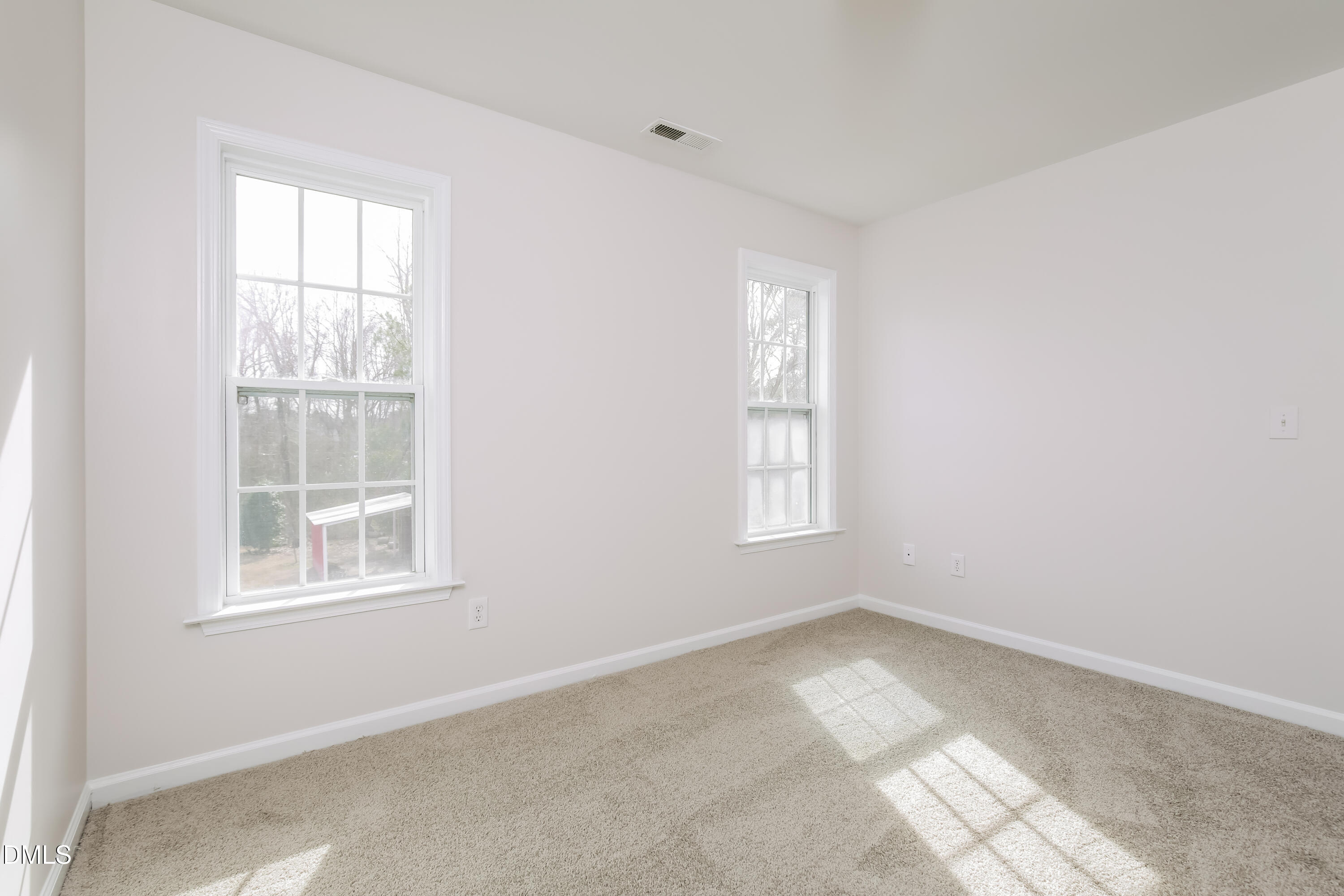 40 Broadhead Court Angier, NC 27501 - Photo 15 of 20 an empty room with a window