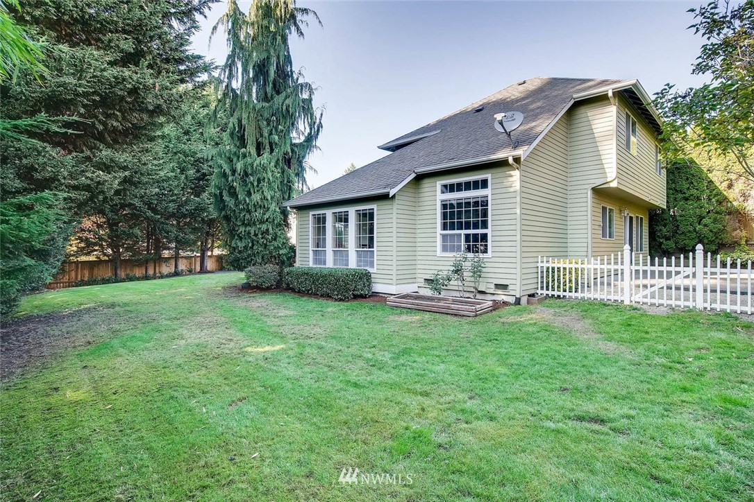 19730 100th Avenue Northeast Bothell, WA 98011 - Photo 11 of 21