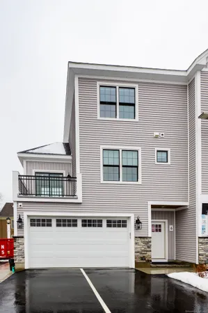 $4,850 | 2620 Main Street, Unit 9, Glastonbury, CT 06033