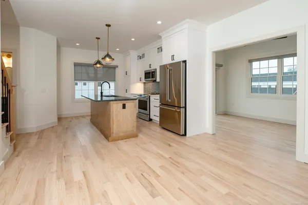 $4,850 | 2620 Main Street, Unit 9, Glastonbury, CT 06033