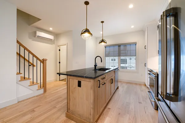 $4,850 | 2620 Main Street, Unit 9, Glastonbury, CT 06033