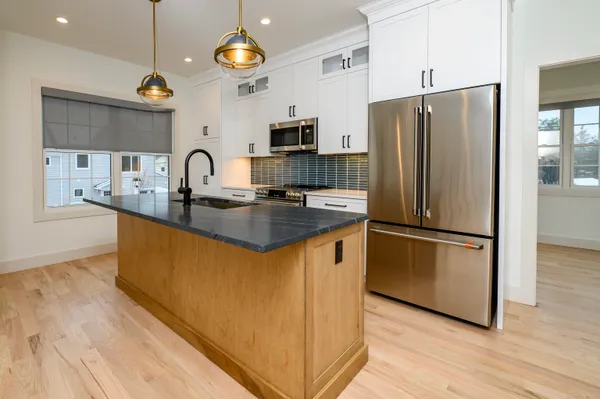 $4,850 | 2620 Main Street, Unit 9, Glastonbury, CT 06033