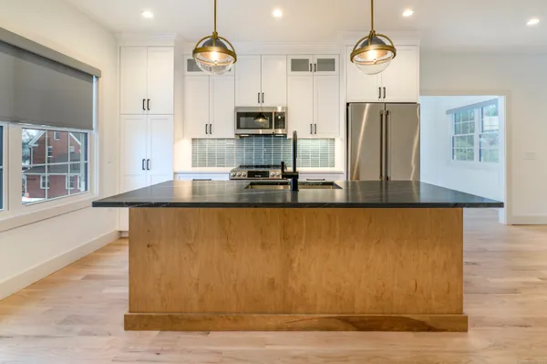 $4,850 | 2620 Main Street, Unit 9, Glastonbury, CT 06033