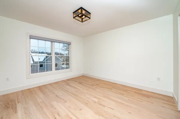 $4,850 | 2620 Main Street, Unit 9, Glastonbury, CT 06033