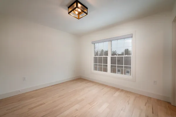 $4,850 | 2620 Main Street, Unit 9, Glastonbury, CT 06033