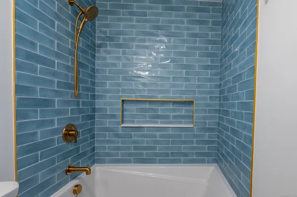 $4,850 | 2620 Main Street, Unit 9, Glastonbury, CT 06033