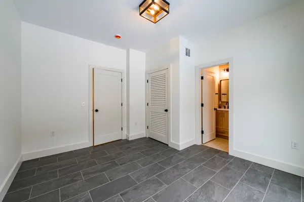 $4,850 | 2620 Main Street, Unit 9, Glastonbury, CT 06033