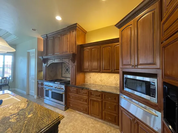 $839,000 | 16052 West Middleton Avenue, Kerman, CA 93630