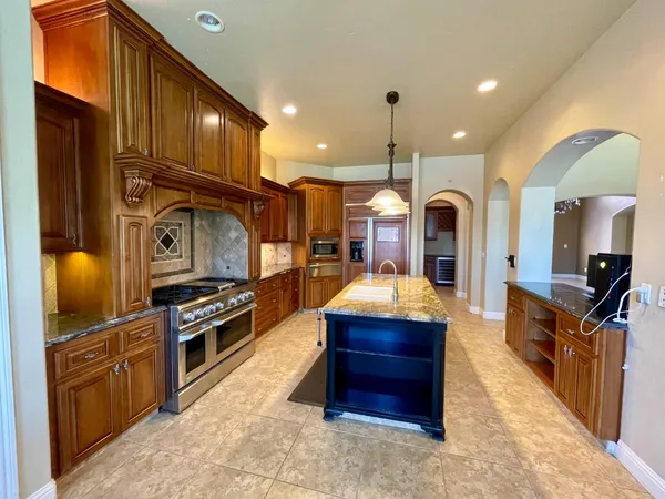 $839,000 | 16052 West Middleton Avenue, Kerman, CA 93630