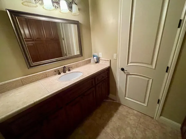 $839,000 | 16052 West Middleton Avenue, Kerman, CA 93630