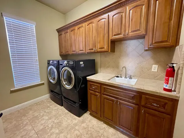 $839,000 | 16052 West Middleton Avenue, Kerman, CA 93630