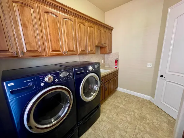 $839,000 | 16052 West Middleton Avenue, Kerman, CA 93630