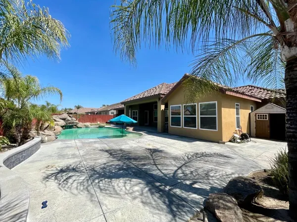 $839,000 | 16052 West Middleton Avenue, Kerman, CA 93630
