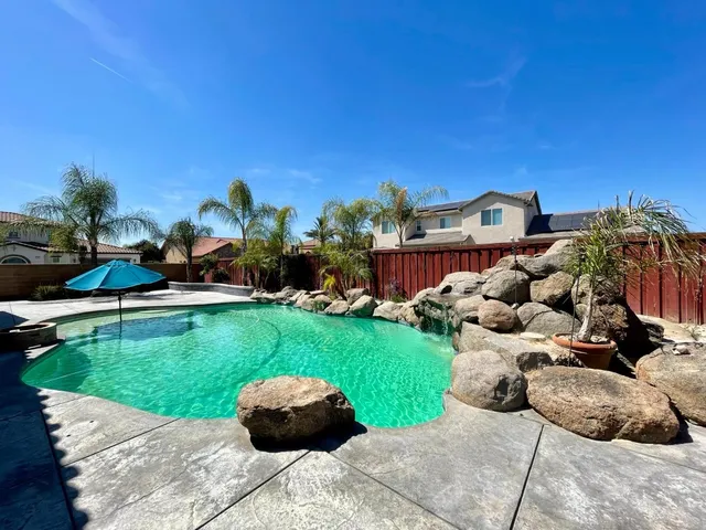 $839,000 | 16052 West Middleton Avenue, Kerman, CA 93630