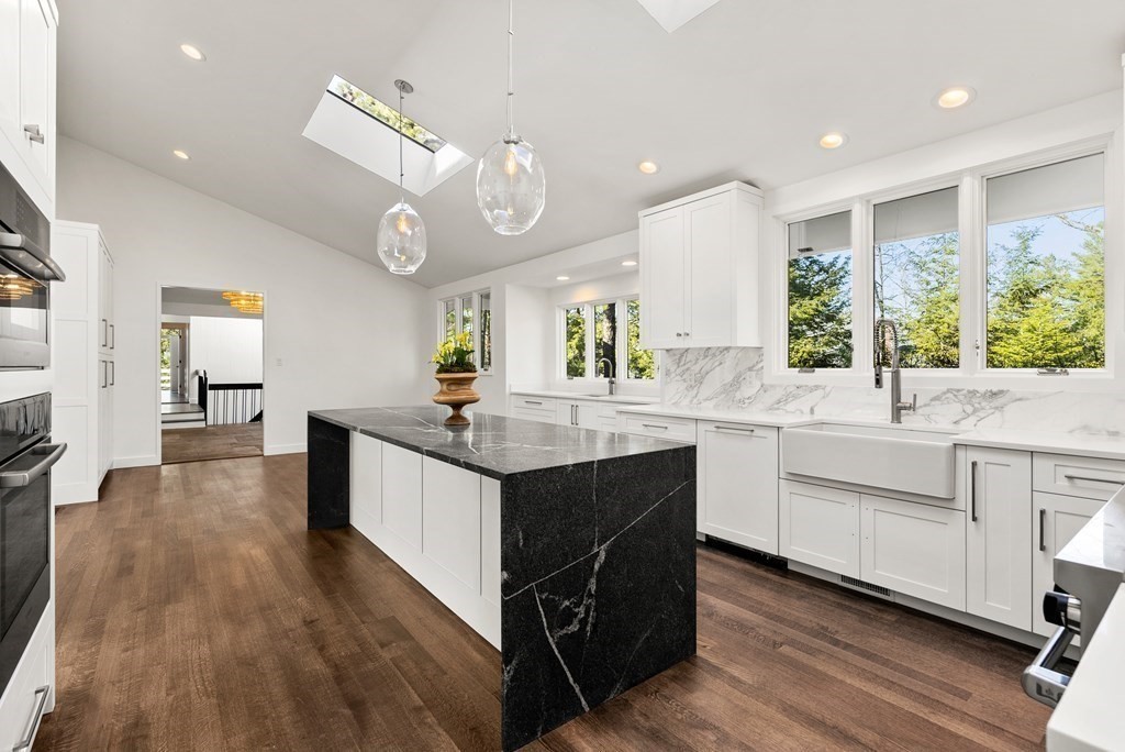 92 Royalston Road Wellesley, MA 02481 - Photo 12 of 40