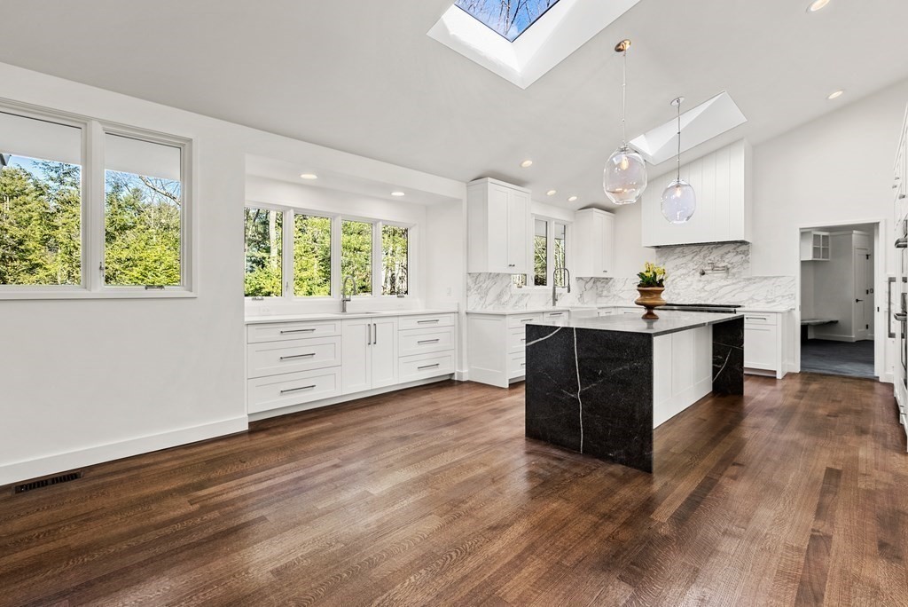 92 Royalston Road Wellesley, MA 02481 - Photo 13 of 40