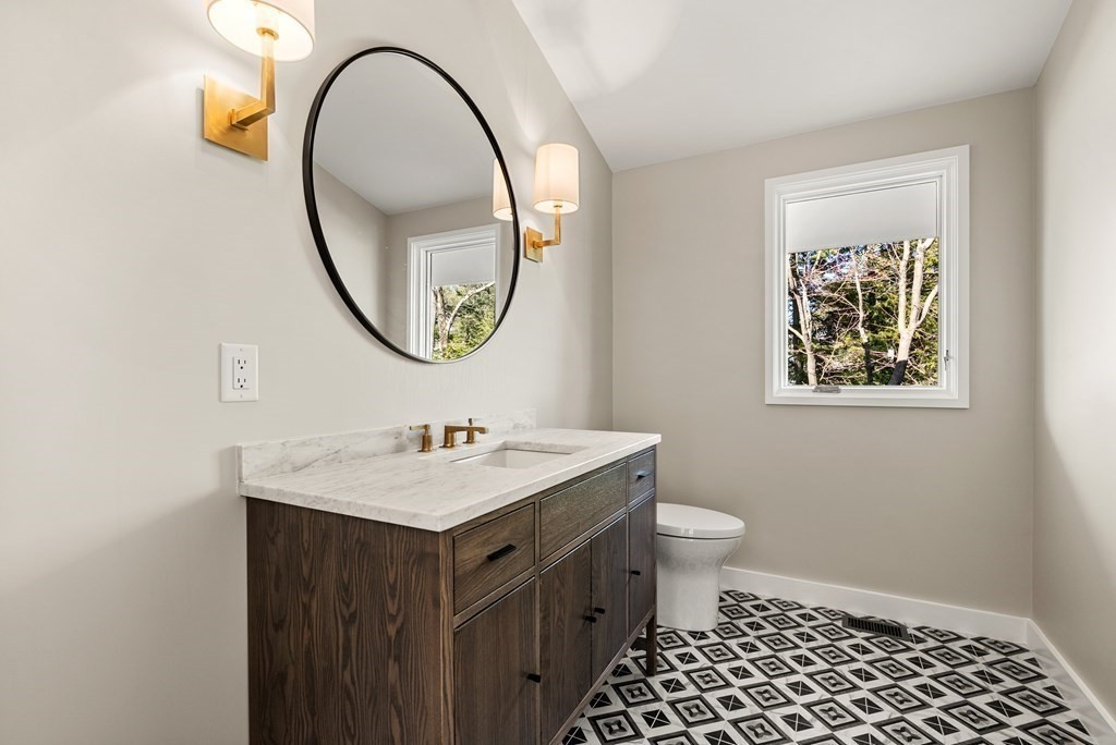 92 Royalston Road Wellesley, MA 02481 - Photo 19 of 40