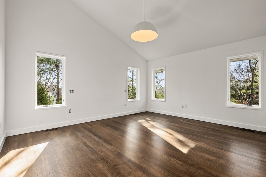92 Royalston Road Wellesley, MA 02481 - Photo 25 of 40