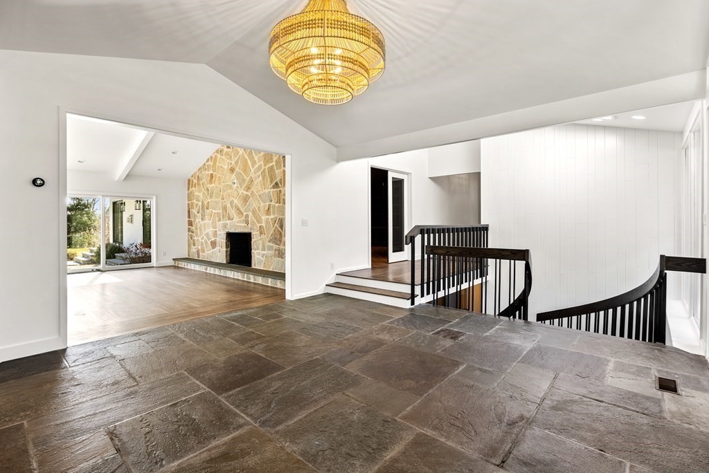 92 Royalston Road Wellesley, MA 02481 - Photo 3 of 40