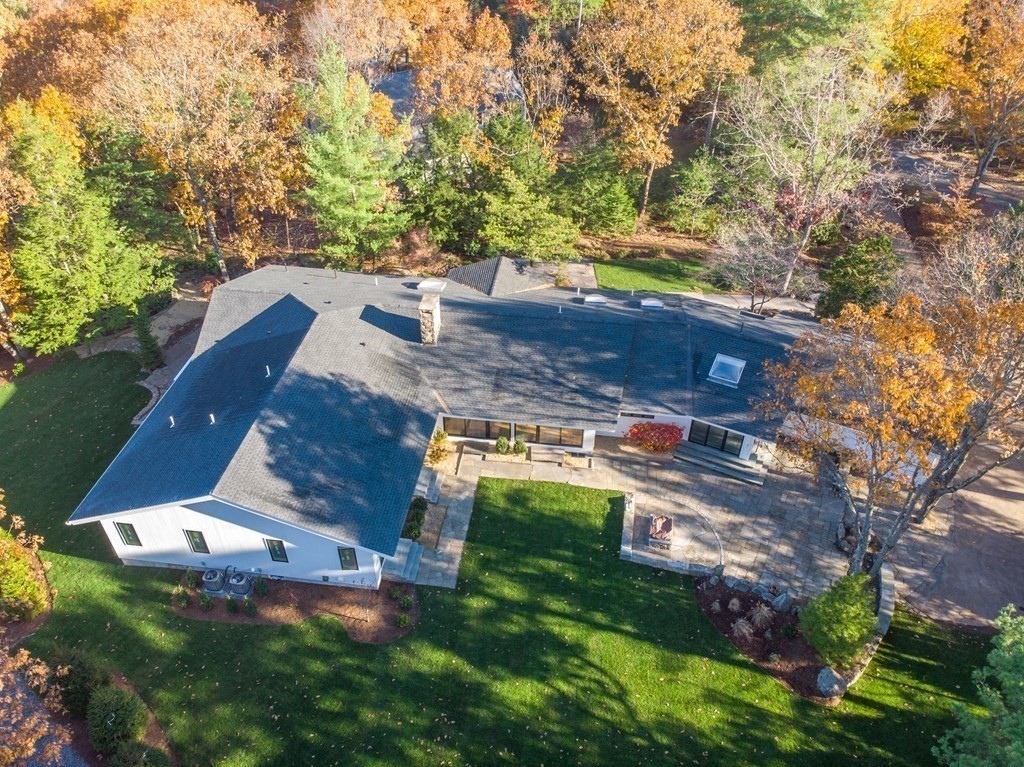 92 Royalston Road Wellesley, MA 02481 - Photo 4 of 40