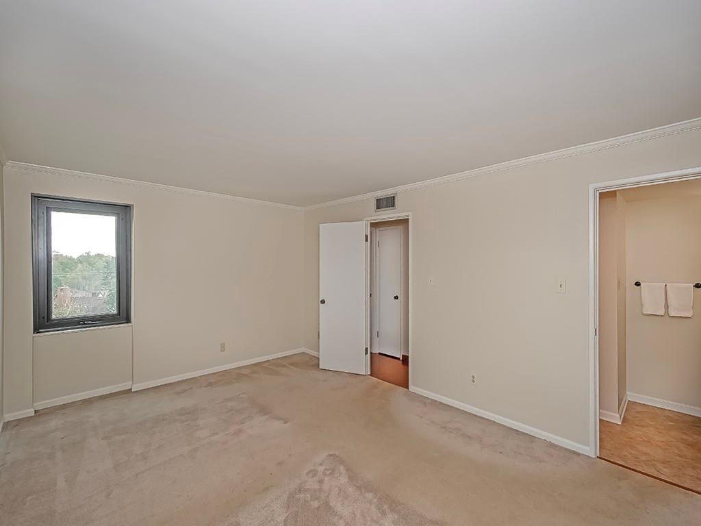 900 Washington Road, Unit 512 Pittsburgh, PA 15228 - Photo 19 of 29 a view of an empty room with window and closet area