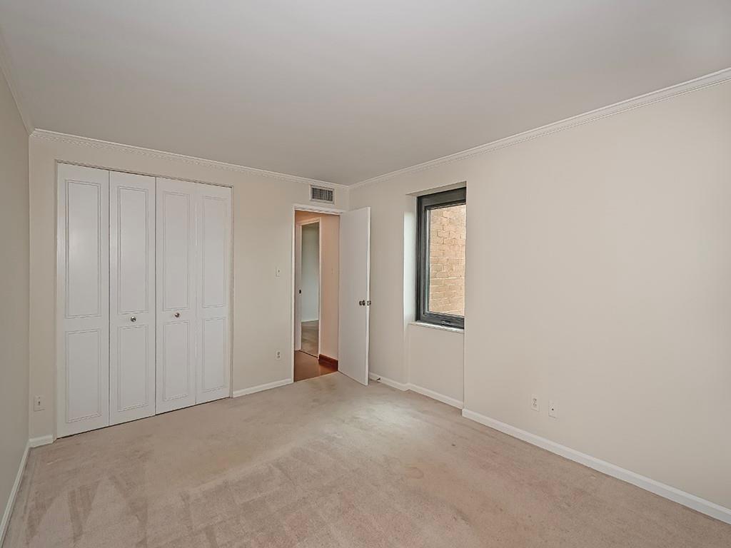 900 Washington Road, Unit 512 Pittsburgh, PA 15228 - Photo 20 of 29 a view of an empty room and closet area