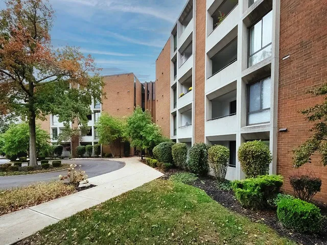 $339,000 | 900 Washington Road, Unit 512, Pittsburgh, PA 15228