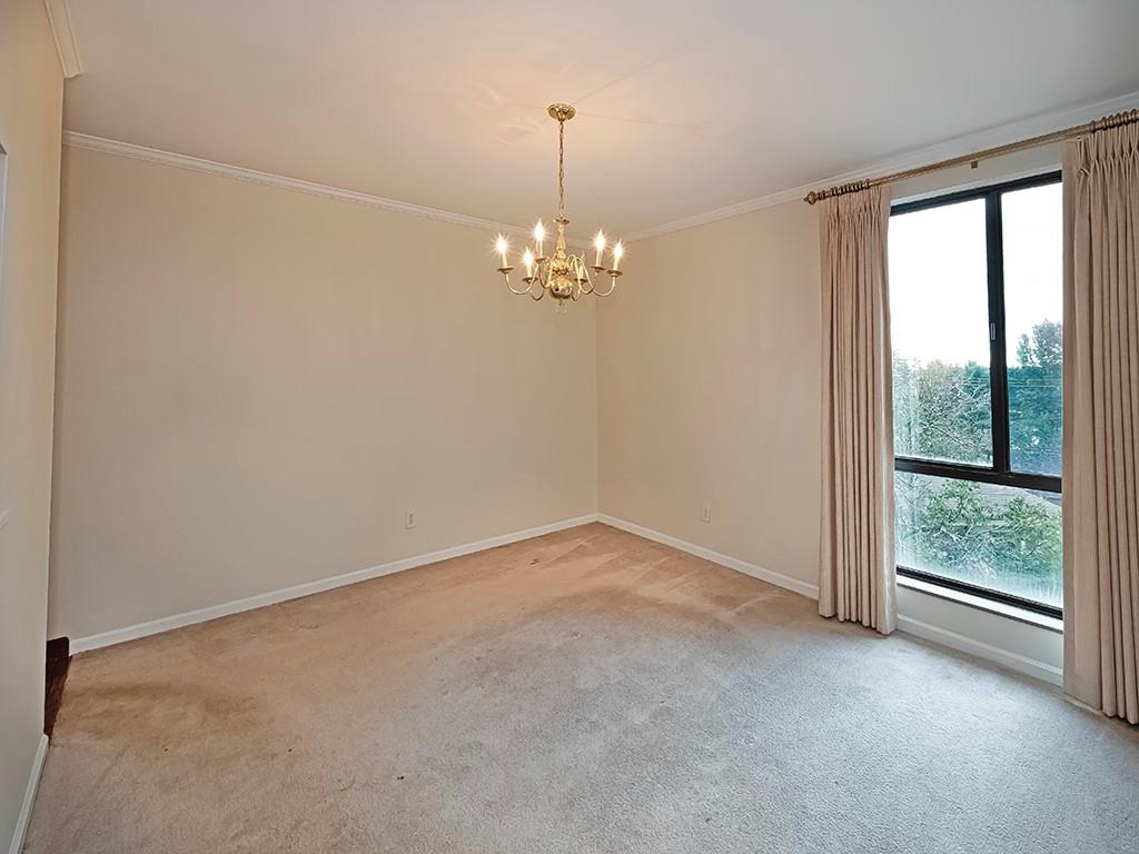 900 Washington Road, Unit 512 Pittsburgh, PA 15228 - Photo 10 of 29 a view of a chandelier in big room and chandelier fan