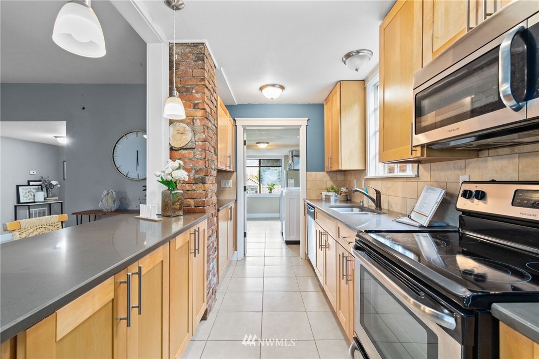 926 Maple Street Everett, WA 98201 - Photo 7 of 38 Gallery Image 7