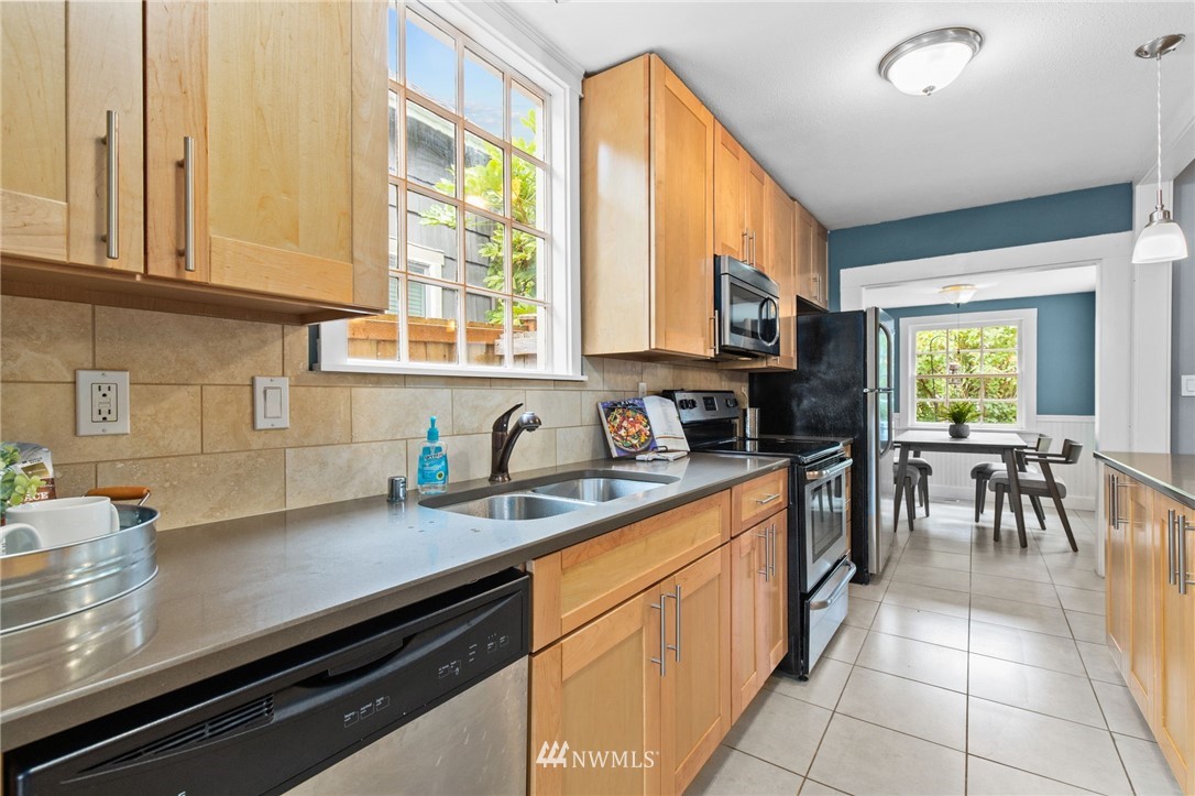 926 Maple Street Everett, WA 98201 - Photo 8 of 38 Gallery Image 8